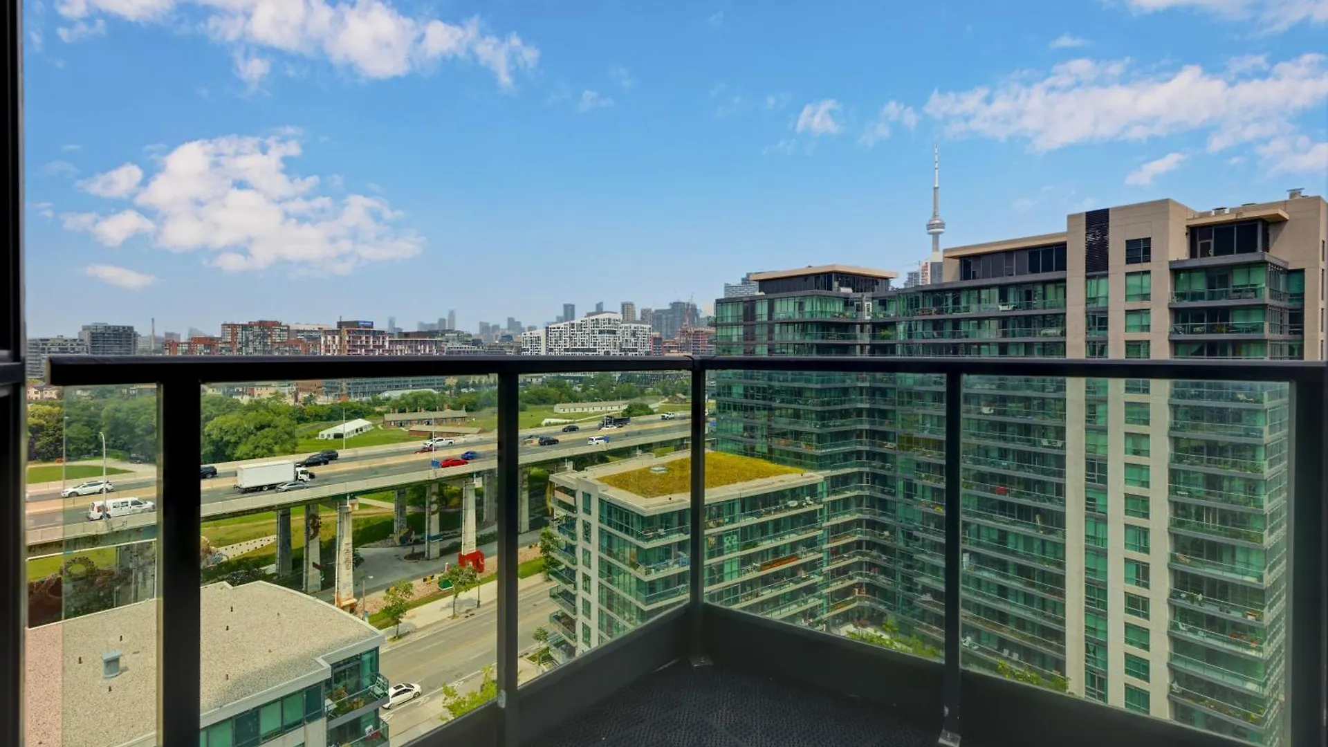 Amazing 2 Bedroom Waterfront Condo Downtown With Parking Canada