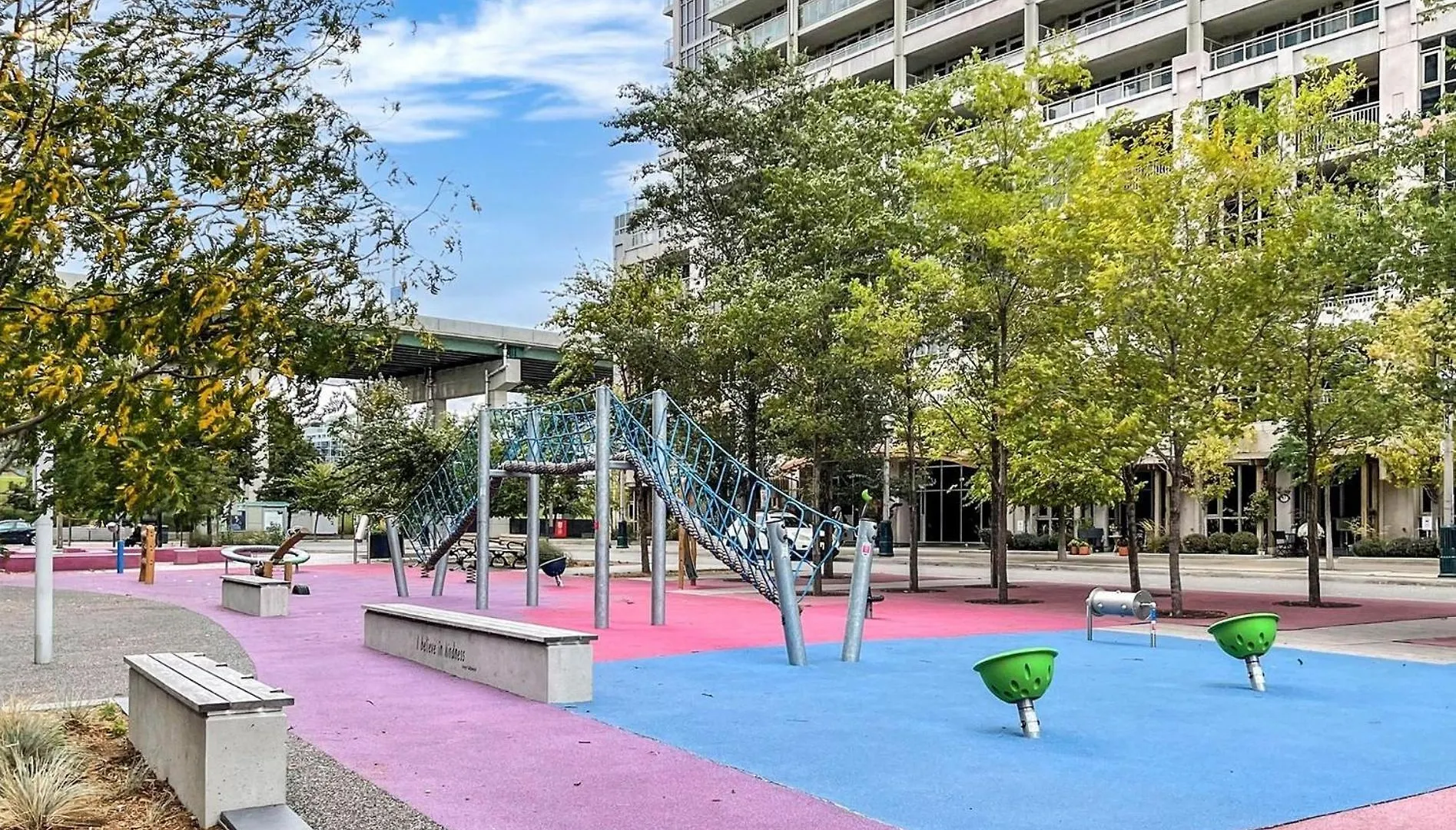 Apartment Amazing 2 Bedroom Waterfront Condo Downtown With Parking