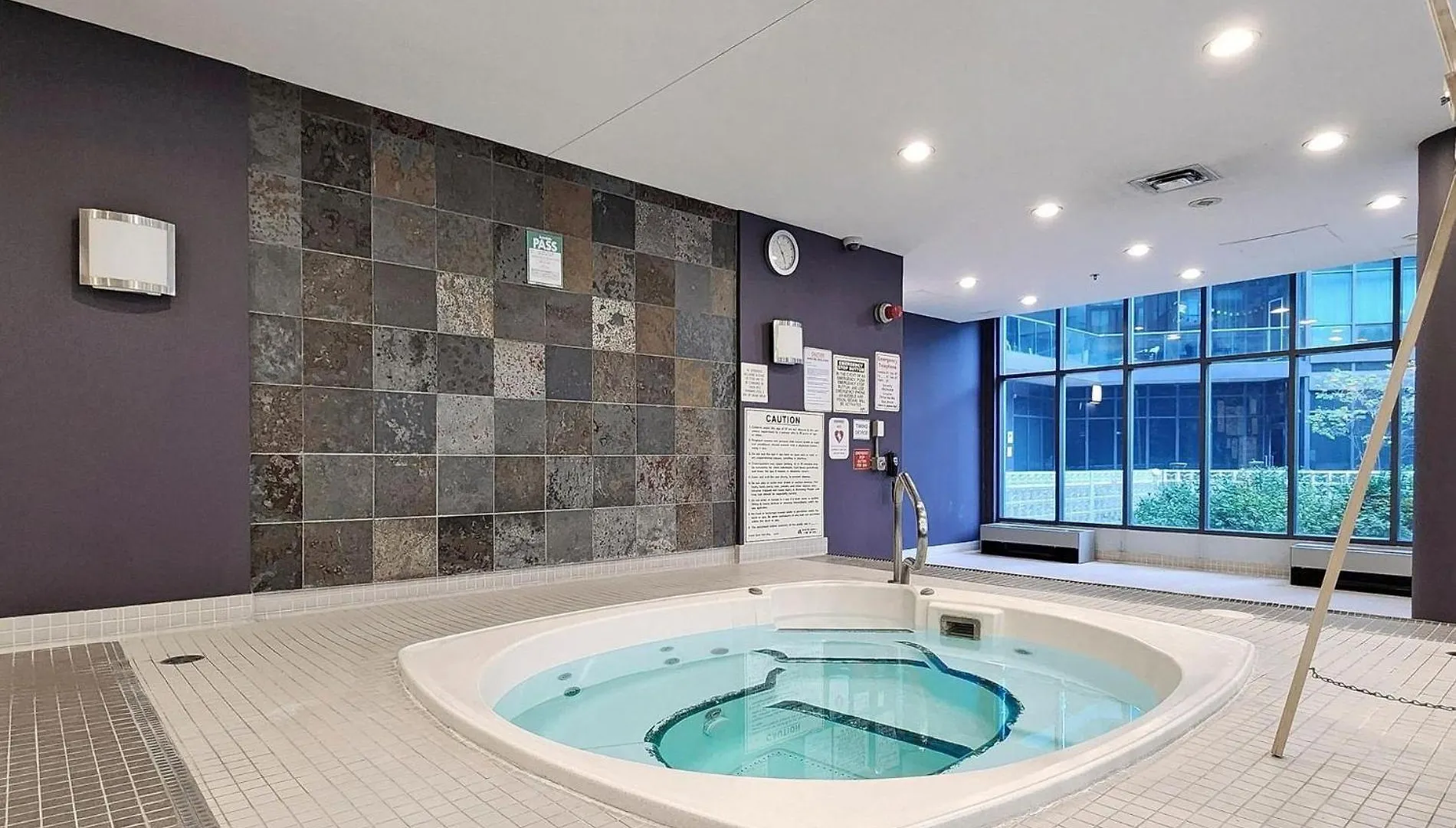 Amazing 2 Bedroom Waterfront Condo Downtown With Parking 0*, Toronto Canada
